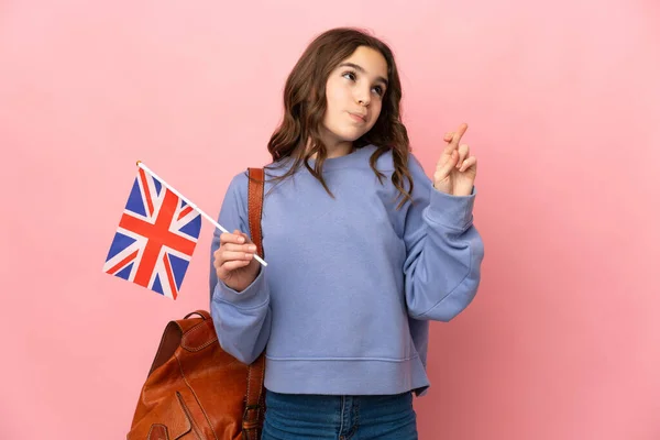 Niña Sosteniendo Una Bandera Del Reino Unido Aislada Sobre Fondo — Foto de Stock