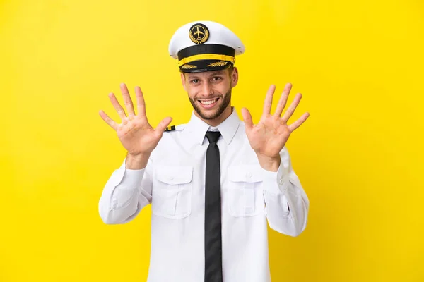 Airplane Caucasian Pilot Isolated Yellow Background Counting Ten Fingers — Stockfoto