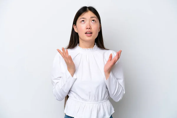 Giovane Donna Cinese Isolato Sfondo Bianco Stressato — Foto Stock