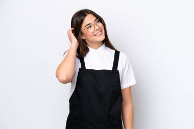 Restoran Brezilyalı garson kadın beyaz arka planda bir fikir düşünüyor.