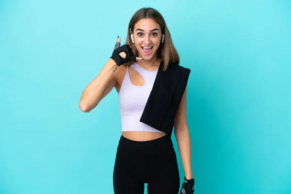 Young Sport Woman Isolated Blue Background Making Phone Gesture Call — ストック写真