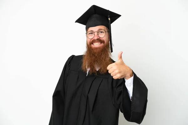 Jonge Universiteit Afgestudeerde Roodachtige Man Geïsoleerd Witte Achtergrond Met Duimen — Stockfoto