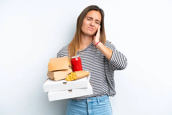 Young Caucasian Woman Holding Fast Food Isolated White Background Frustrated — Stock Photo, Image