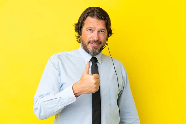 Telemarketer Dutch Man Working Headset Isolated Yellow Background Giving Thumbs — Stockfoto