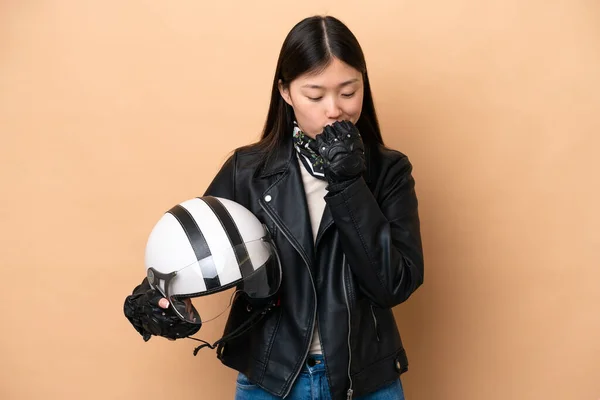 Young Chinese Woman Motorcycle Helmet Isolated Beige Background Having Doubts — ストック写真