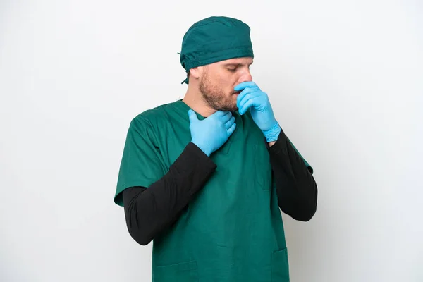 Cirujano Hombre Brasileño Uniforme Verde Aislado Sobre Fondo Blanco Está —  Fotos de Stock