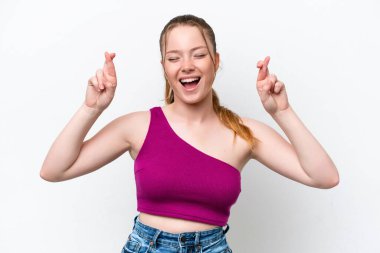 Beyaz arka planda izole edilmiş beyaz tenli genç bir kız.