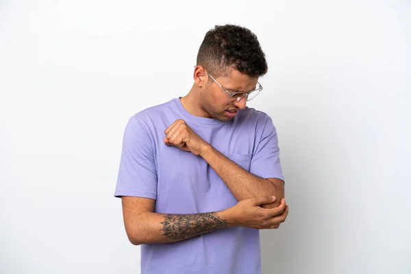 Young Caucasian Brazilian Man Isolated White Background Pain Elbow — Stockfoto