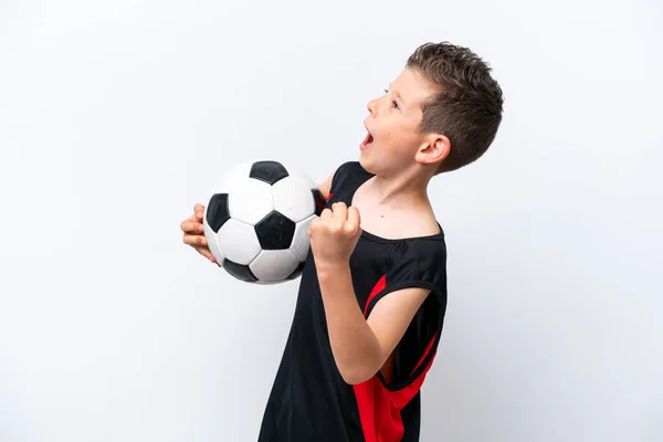 Μικρό Καυκάσιο Αγόρι Απομονωμένο Λευκό Φόντο Μπάλα Ποδοσφαίρου Γιορτάζει Μια — Φωτογραφία Αρχείου