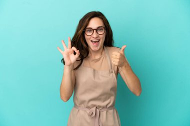 Restoran garsonu işaret ve işaret gösteriyor.