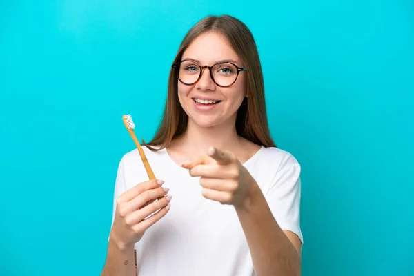 Young Lithuanian Woman Brushing Teeth Isolated Background Points Finger You — Stockfoto