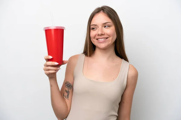 Молодая Литовская Женщина Освежающим Напитком Белом Фоне Счастливым Выражением Лица — стоковое фото