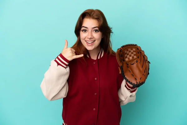 Young Redhead Woman Playing Baseball Isolated Blue Background Making Phone — Stock fotografie