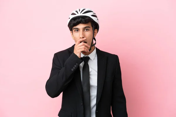 Homem Negócios Argentino Com Capacetes Bicicleta Isolados Fundo Rosa — Fotografia de Stock