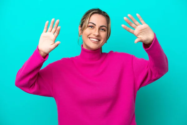 Young Caucasian Woman Isolated Blue Background Counting Ten Fingers — Stock Photo, Image