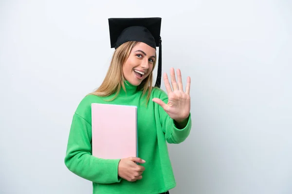 Jovem Universitária Graduada Mulher Isolada Fundo Branco Contando Cinco Com — Fotografia de Stock