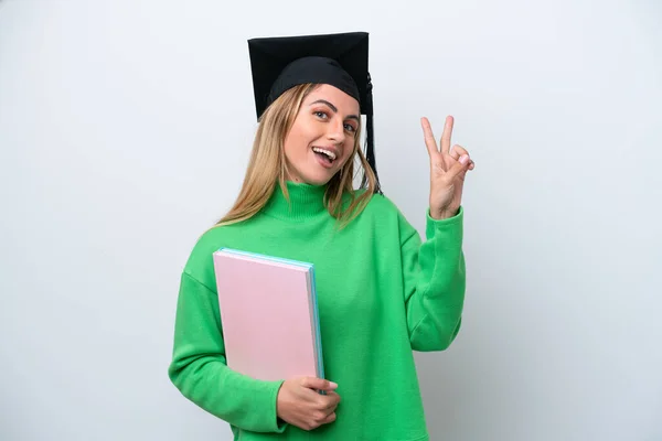 Giovane Laureata Donna Isolata Sfondo Bianco Sorridente Mostrando Segno Vittoria — Foto Stock