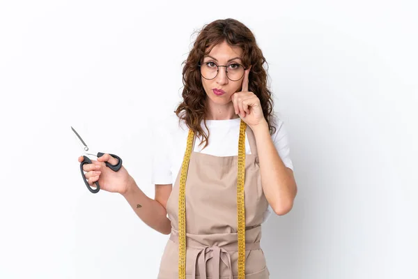 Young Caucasian Seamstress Woman Isolated White Background Thinking Idea — ストック写真