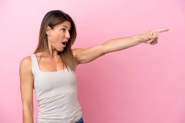 Middle Age Caucasian Woman Isolated Pink Background Pointing Away — Foto Stock