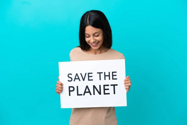 Jovem Sobre Fundo Isolado Segurando Cartaz Com Texto Salve Planeta — Fotografia de Stock
