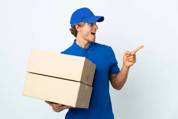 Delivery Man Isolated White Background Intending Realizes Solution While Lifting — Stock Photo, Image