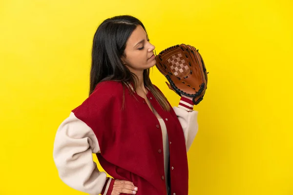 Young Caucasian Woman Playing Baseball Isolated Yellow Background Suffering Backache — Stockfoto