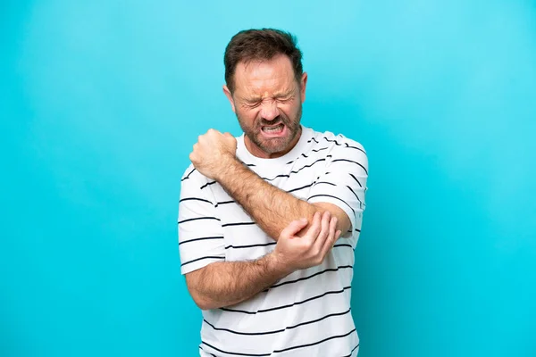 Καυκάσιος Μεσήλικας Άνδρας Απομονωμένος Μπλε Φόντο Πόνο Στον Αγκώνα — Φωτογραφία Αρχείου