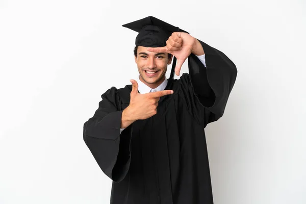 Fiatal Egyetemi Diplomás Elszigetelt Fehér Háttér Fókuszáló Arc Keretezési Szimbólum — Stock Fotó