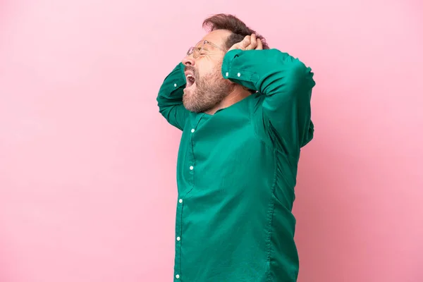Middle Age Caucasian Man Isolated Pink Background Stressed Overwhelmed — Stockfoto