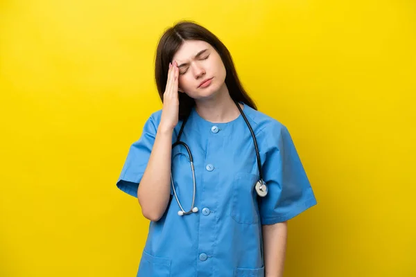 Young Surgeon Doctor Russian Woman Isolated Yellow Background Headache — 图库照片