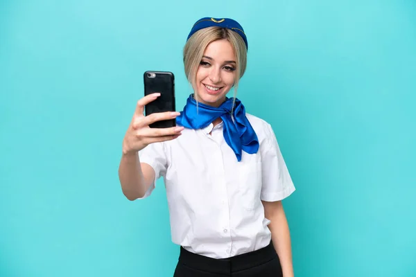 Letadlo Blondýny Letuška Žena Izolované Modrém Pozadí Dělat Selfie — Stock fotografie