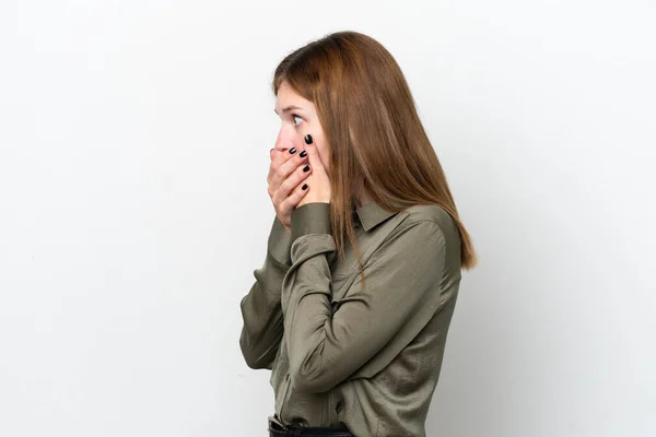 Young English Woman Isolated White Background Covering Mouth Looking Side — Stock Photo, Image