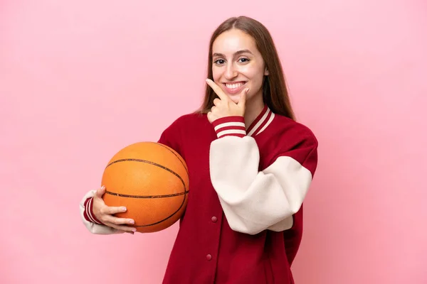 Young Caucasian Basketball Player Woman Isolated Pink Background Happy Smiling — Fotografia de Stock