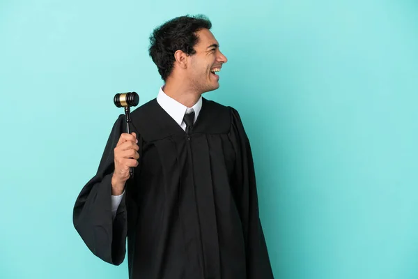 Judge Isolated Blue Background Laughing Lateral Position — Foto Stock