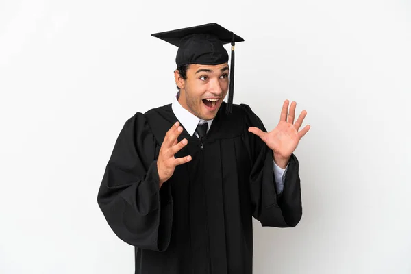 Jonge Universiteit Afgestudeerd Geïsoleerde Witte Achtergrond Met Verrassing Gezichtsuitdrukking — Stockfoto