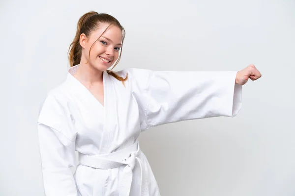 Junge Kaukasische Mädchen Tun Karate Isoliert Auf Weißem Hintergrund Geben — Stockfoto