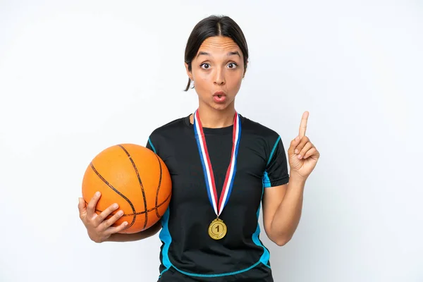 Young Basketball Player Woman Isolated White Background Intending Realizes Solution — Zdjęcie stockowe