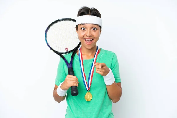 Young Tennis Player Woman Isolated White Background Surprised Pointing Front — Stock Photo, Image