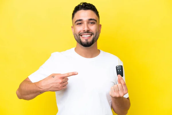 Young Arab Man Holding Car Keys Isolated Yellow Background Surprise — 스톡 사진