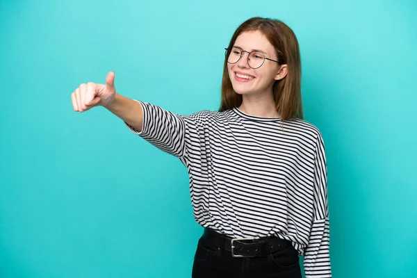 Young English Woman Isolated Blue Background Giving Thumbs Gesture — 图库照片