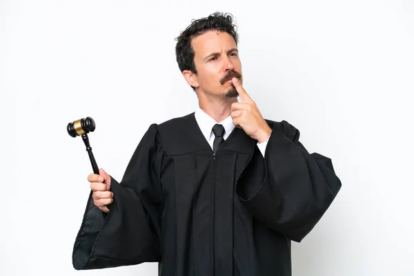 Young Judge Caucasian Man Isolated White Background Having Doubts While — Stockfoto