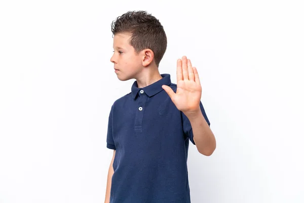Kleine Kaukasische Junge Isoliert Auf Weißem Hintergrund Macht Stop Geste — Stockfoto