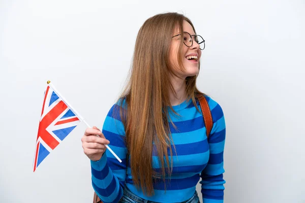 Mladá Běloška Drží Vlajku Spojeného Království Izolované Bílém Pozadí Smíchem — Stock fotografie