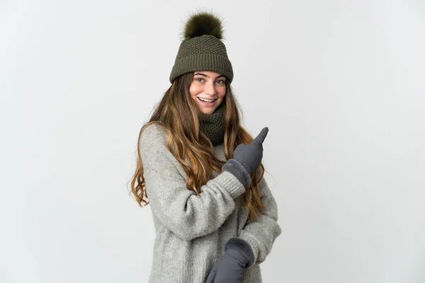 Mujer Joven Caucásica Con Sombrero Invierno Aislado Sobre Fondo Blanco —  Fotos de Stock