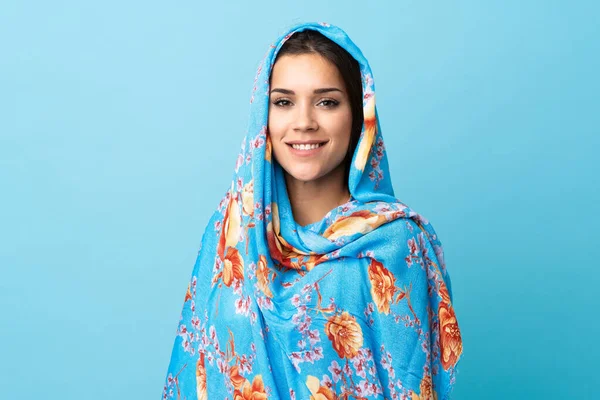 Mladá Marocká Žena Tradičním Kostýmem Izolované Modrém Pozadí — Stock fotografie
