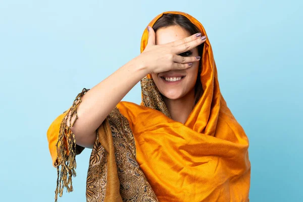 Young Moroccan Woman Traditional Costume Isolated Blue Background Covering Eyes — ストック写真