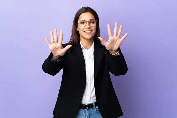 Business Woman Isolated Purple Background Counting Ten Fingers — Fotografia de Stock