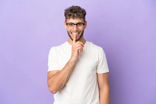 Delivery Caucasian Man Isolated Purple Background Showing Sign Silence Gesture — 图库照片