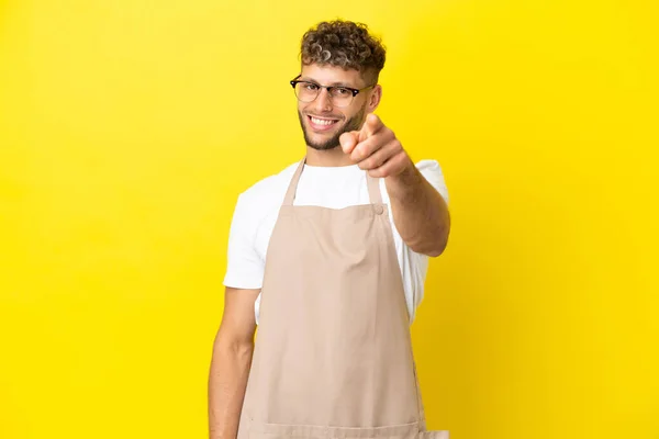 Restaurant Waiter Blonde Man Isolated Yellow Background Points Finger You — Fotografia de Stock