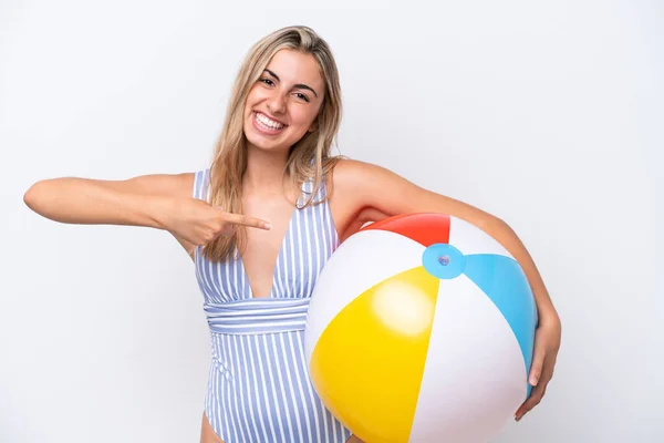 Young Caucasian Woman Holding Beach Ball Isolated White Background Pointing — Fotografia de Stock
